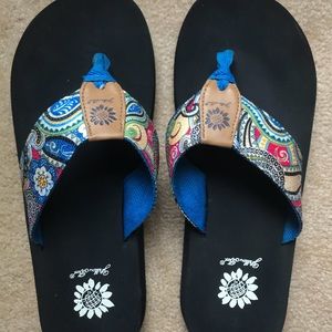 Yellow Box woman’s flip flops